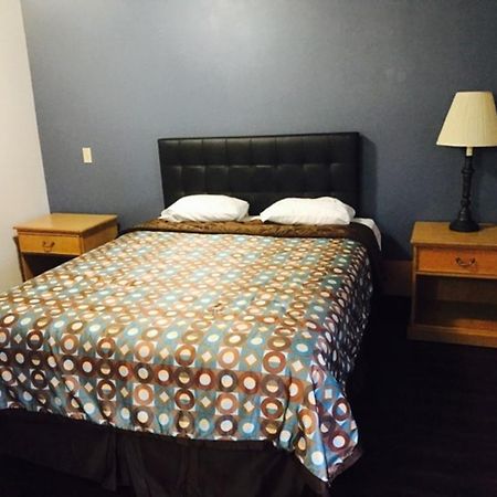 Kings Row Inn Milwaukie Bagian luar foto