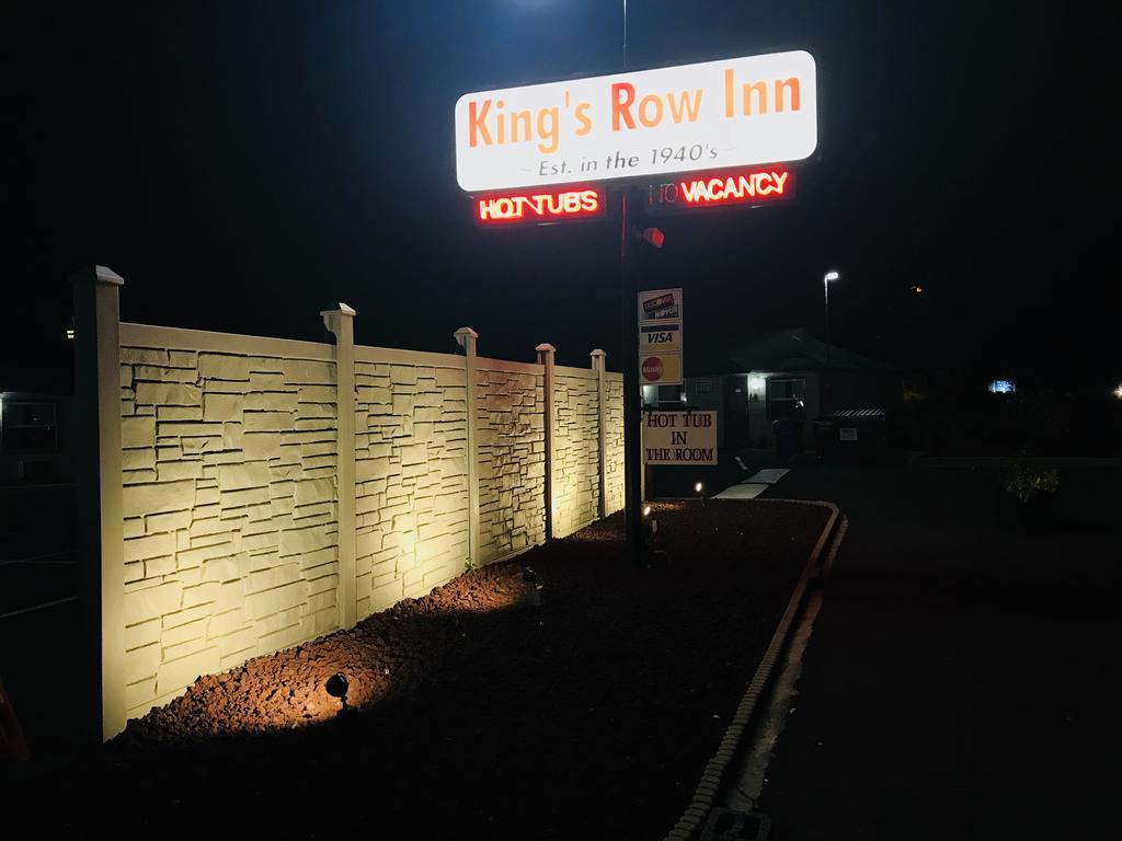 Kings Row Inn Milwaukie Bagian luar foto