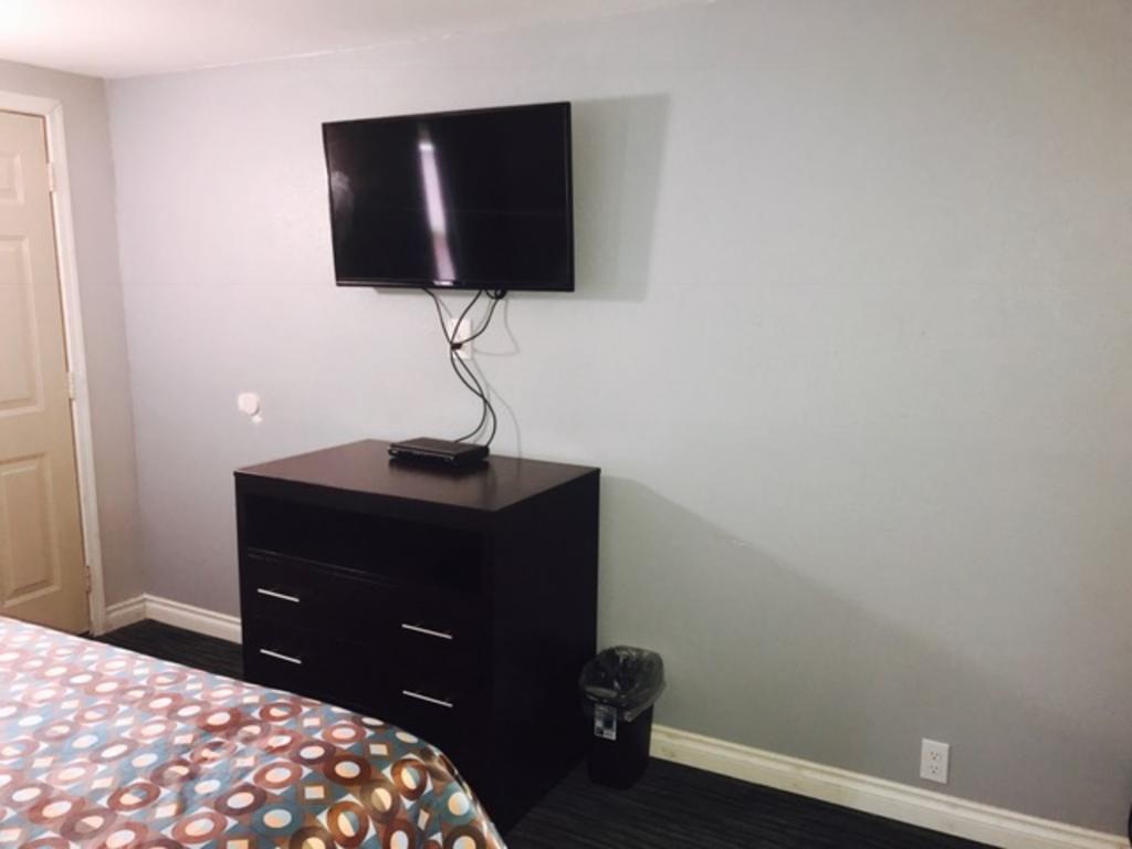 Kings Row Inn Milwaukie Bagian luar foto