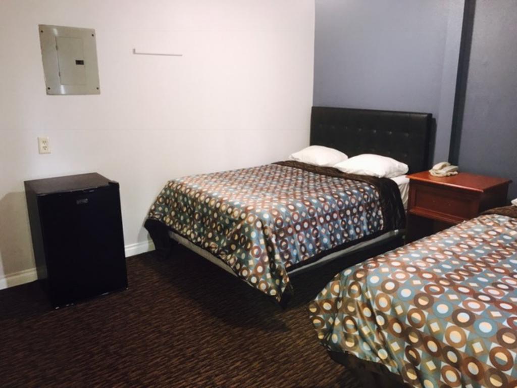 Kings Row Inn Milwaukie Bagian luar foto
